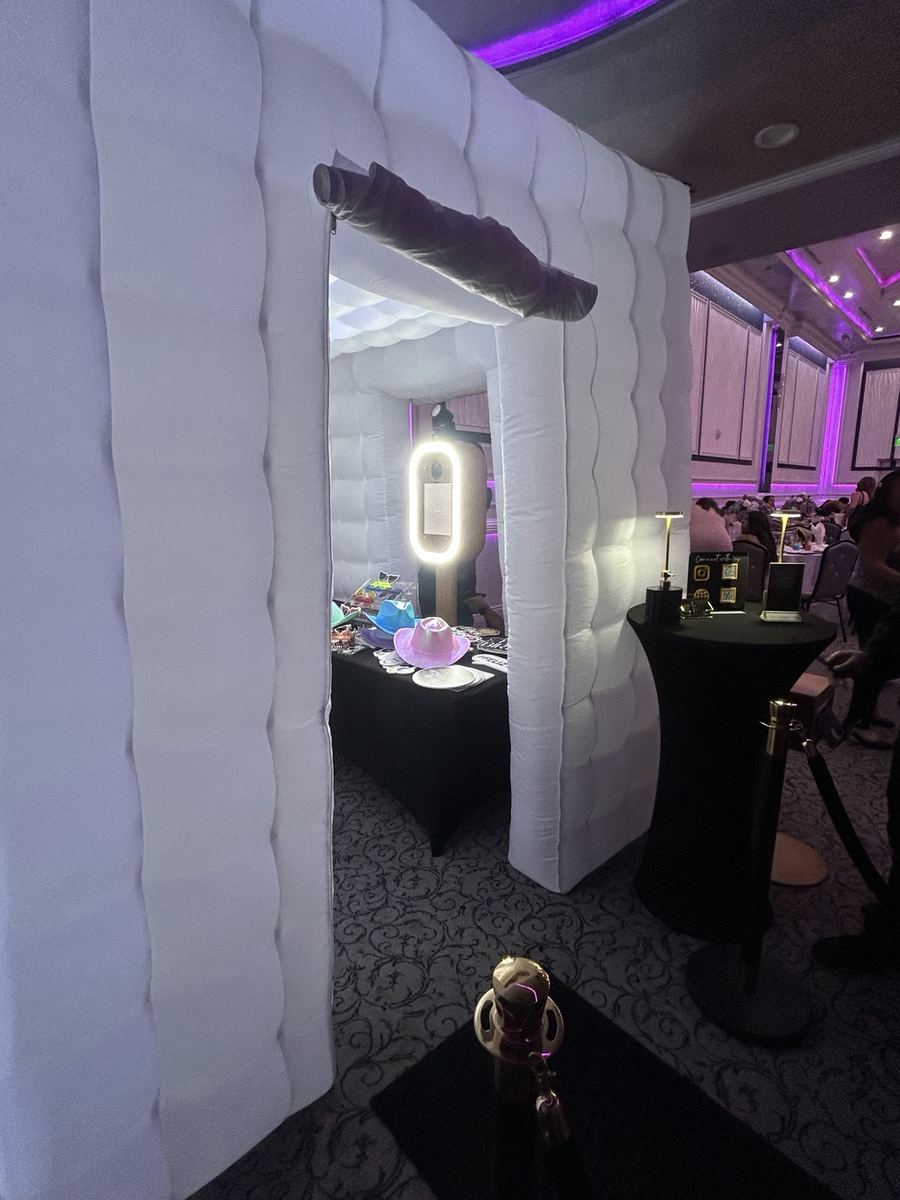 Nala's Quince photo booth event by Studio RDRGZ LA