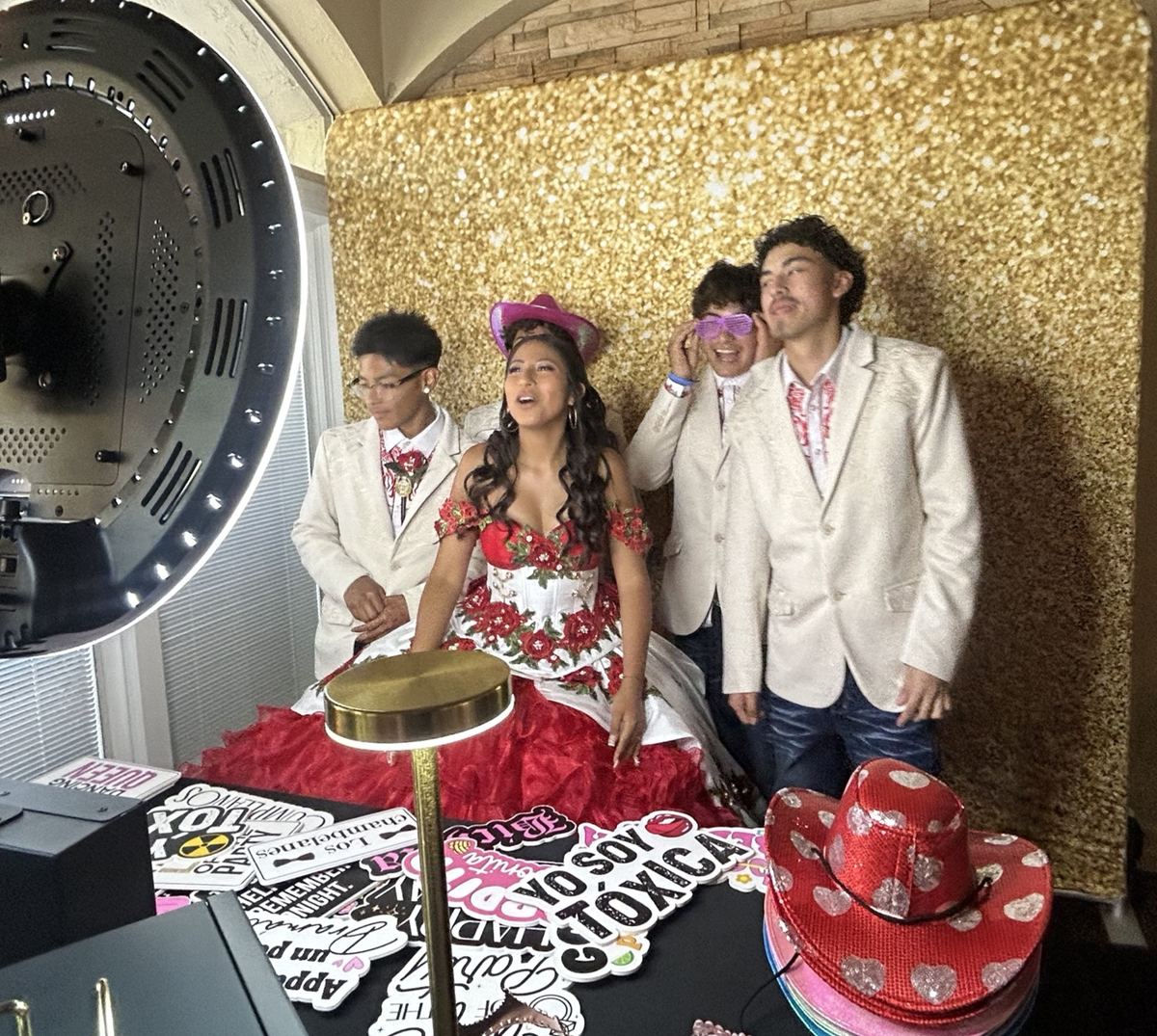 Yatziry's XVI photo booth event by Studio RDRGZ LA
